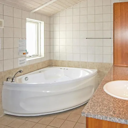 3 Bedroom Beautiful In Juelsminde Holiday home Sonderby (Midtjylland)