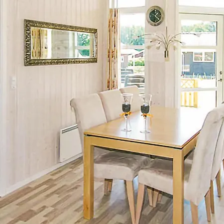 3 Bedroom Beautiful In Juelsminde