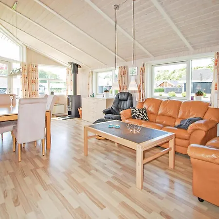 3 Bedroom Beautiful In Juelsminde Sonderby (Midtjylland)