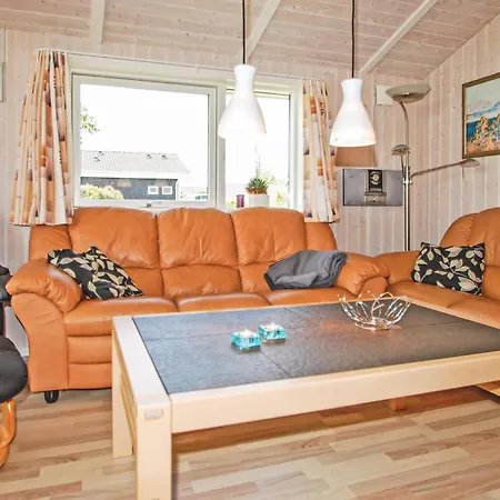 3 Bedroom Beautiful In Juelsminde Holiday home