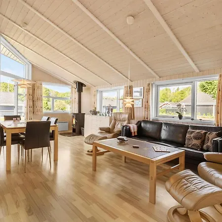 Traumhaftes Haus In Juelsminde Mit Sauna